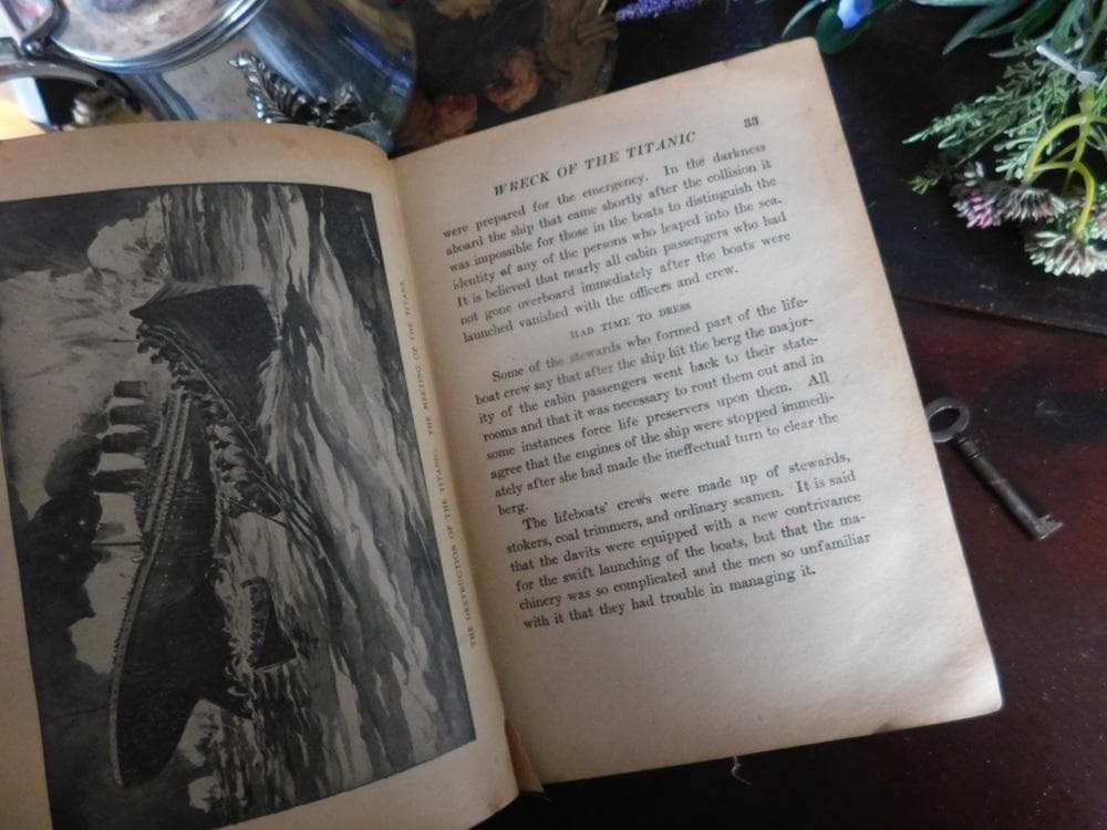 *゜+ 1912年　珍しい　タイタニック号の古書　英国の古書　アンティーク訳アリ