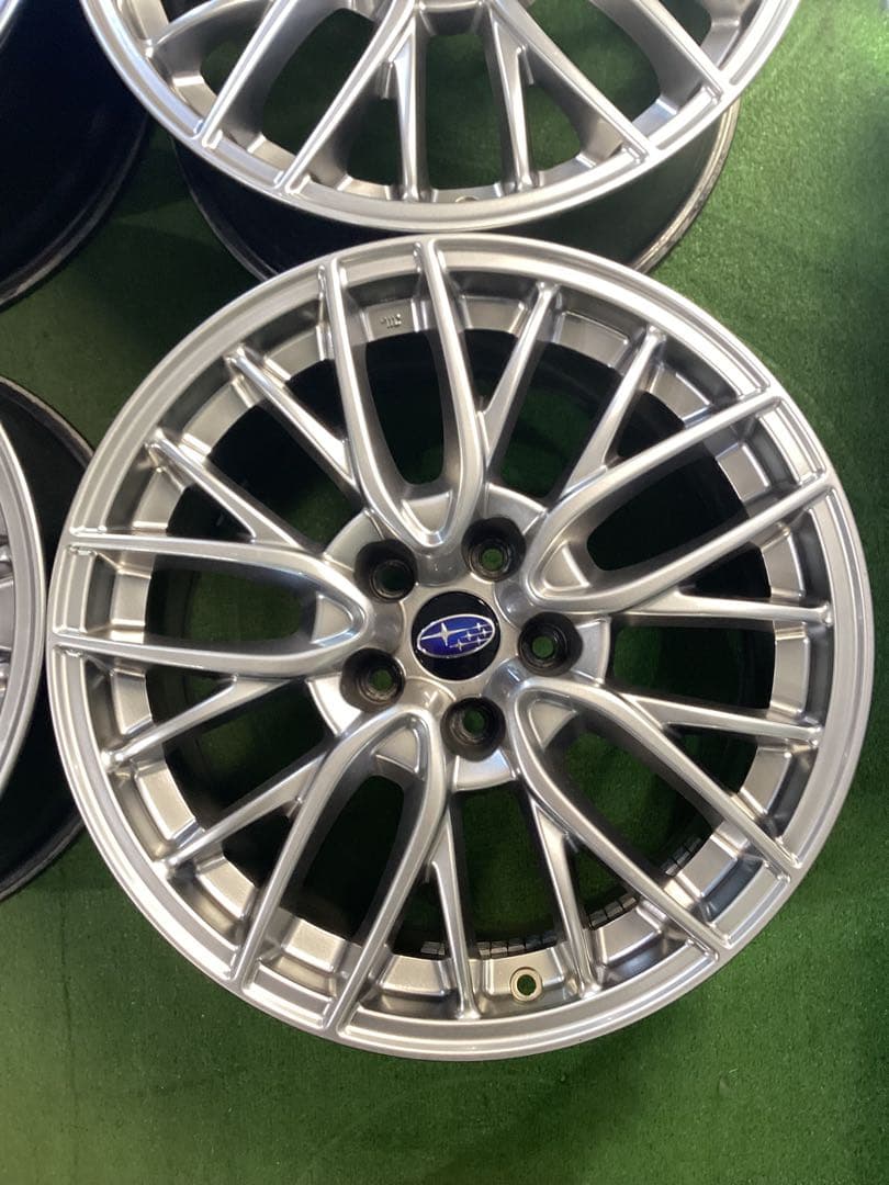 Y328[送料無料]スバル　サイズ　18x8.5J ＋55