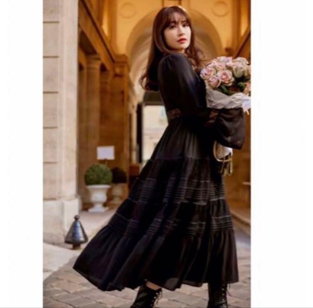 ワンピース Herlipto Social Lace Trimmed dress