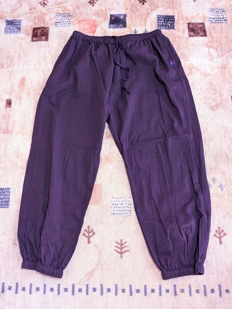 倭物やカヤ・グレー花柄五分袖チュニック&もんぺパンツ