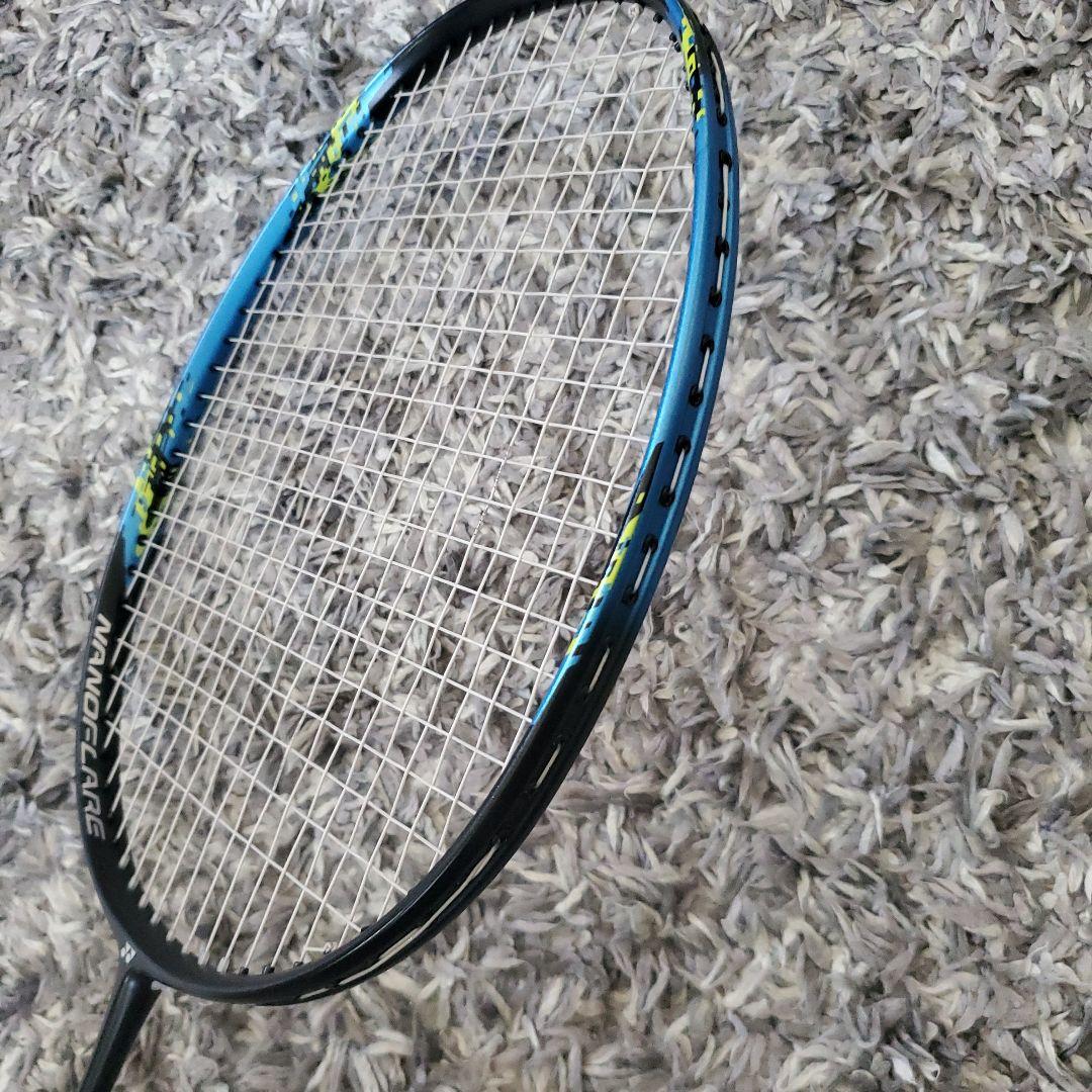 【美品】YONEXナノフレア 700 バドミントンラケット 4UG6