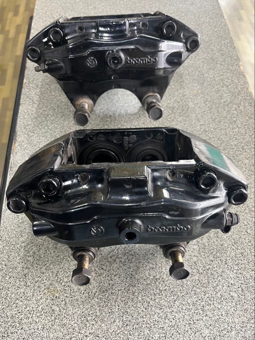 R33GTR 純正ブレンボキャリパー フロント