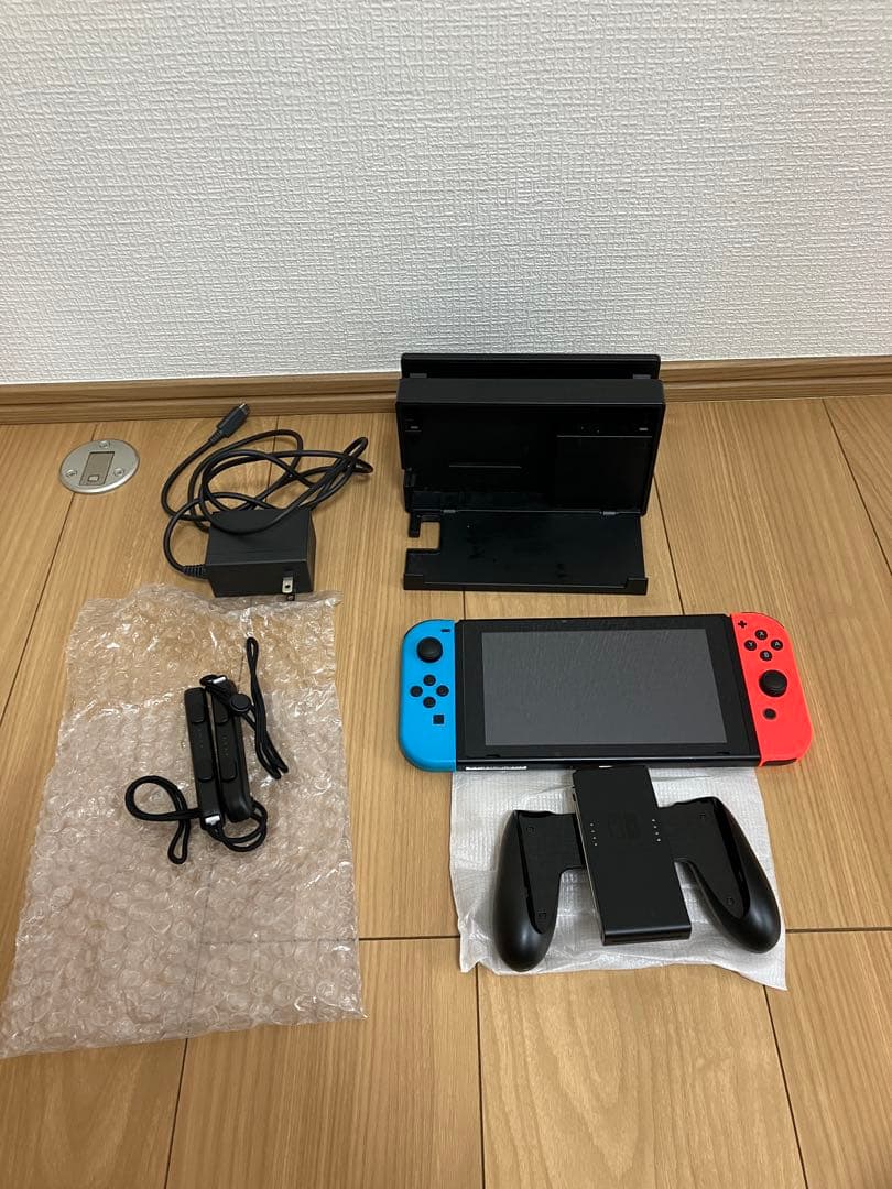 Nintendo Switch本体、プロコン、128GBのsdカード