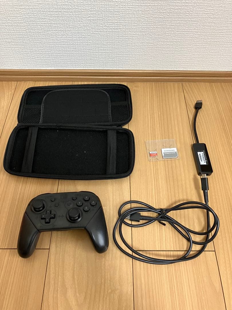 Nintendo Switch本体、プロコン、128GBのsdカード