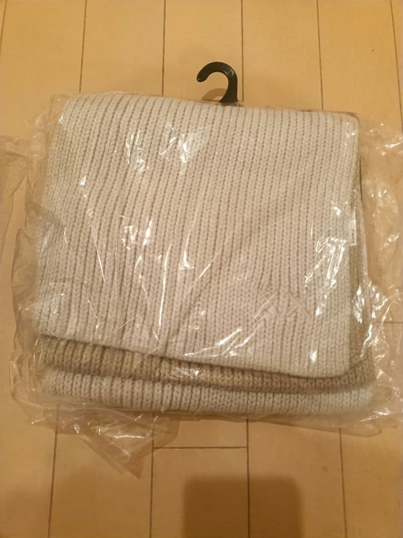 ユニクロ カウズ ウィンターヒートテックニットマフラー