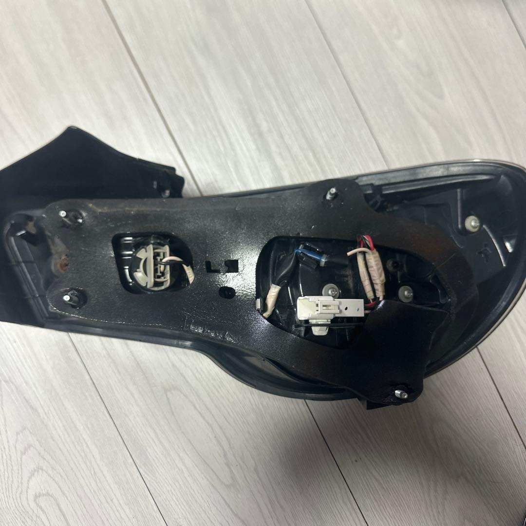 86 純正テールランプ