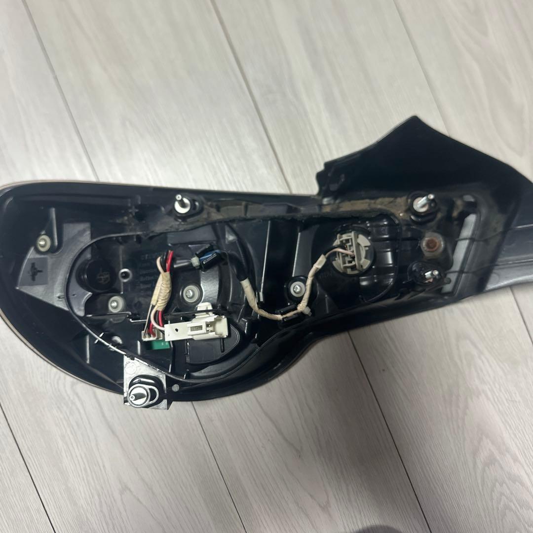 86 純正テールランプ