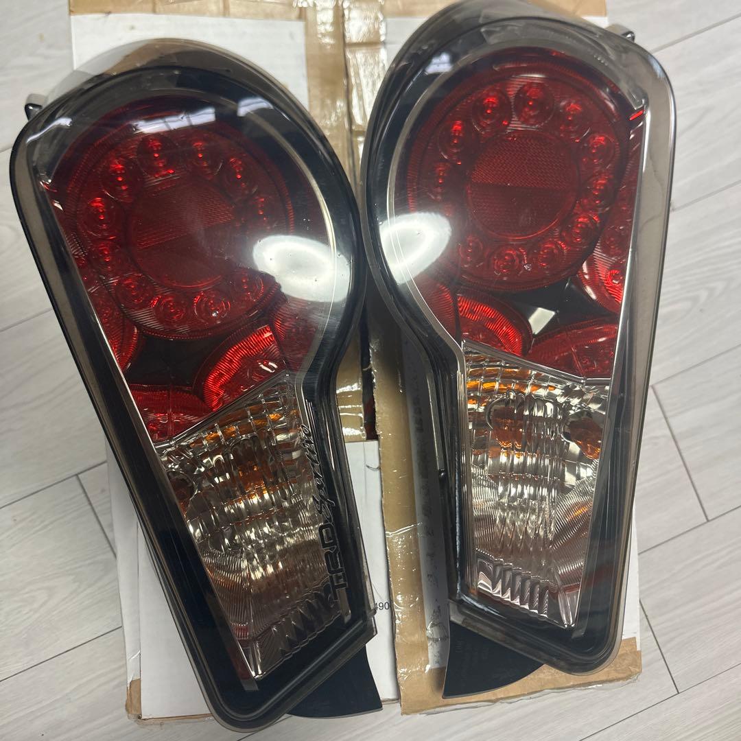 86 純正テールランプ