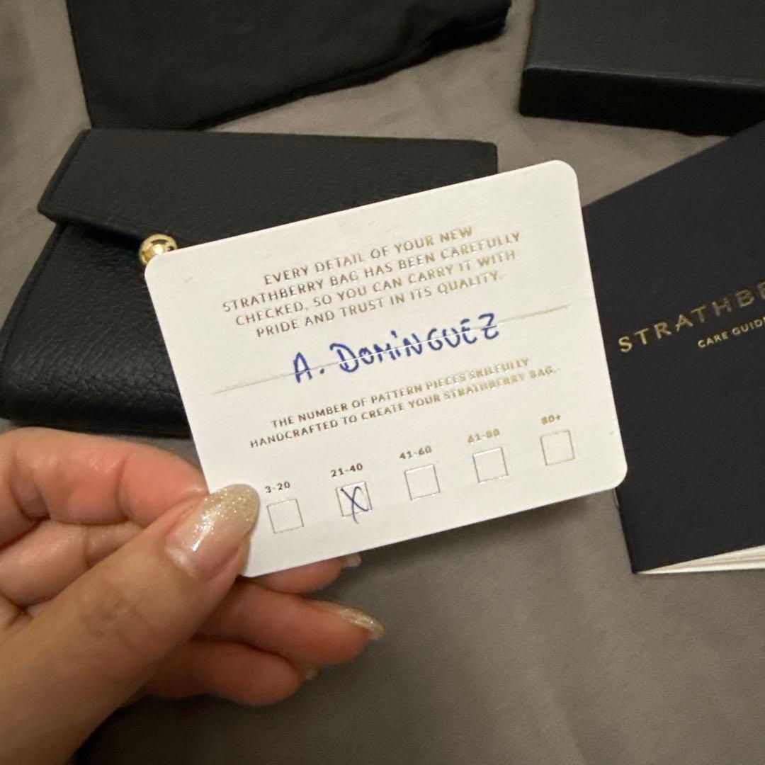 なこ様ご購入用★STRATHBERRY ブラック 二つ折り財布