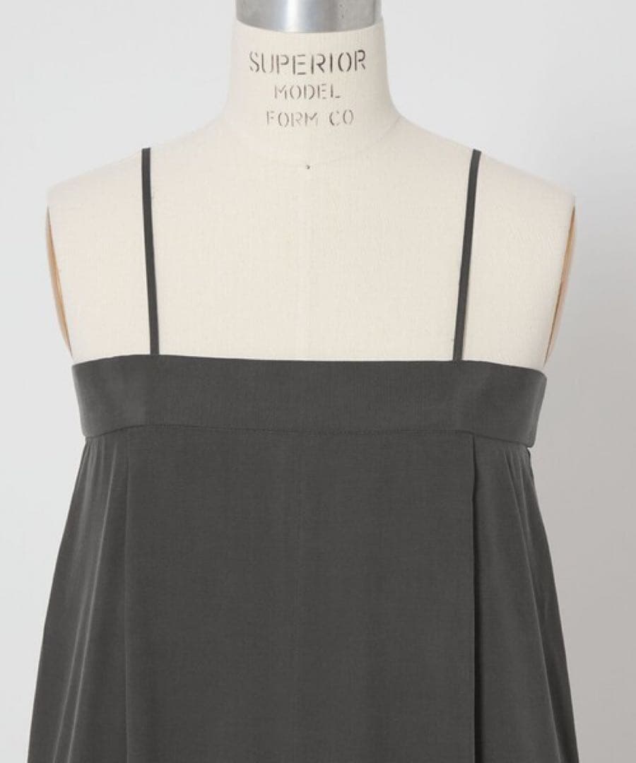 ＜conte＞イージー サロペット　¥29,700(税込)