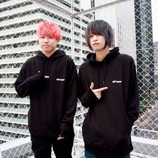 Amaryllis×the testのコラボパーカー