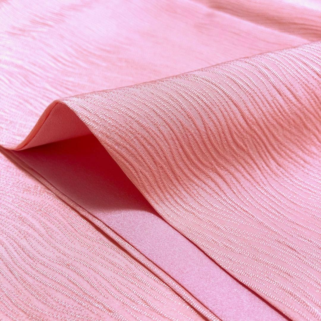 【美品✨】東レシルック　さんび　洗える着物　色無地　薄紅色　よろけ縞地紋　P3
