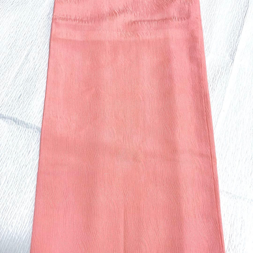 【美品✨】東レシルック　さんび　洗える着物　色無地　薄紅色　よろけ縞地紋　P3