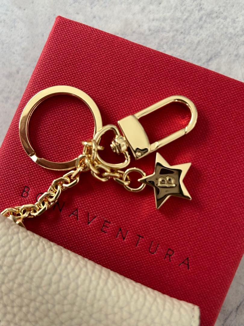 ボナベンチュラ　アイボリー レザー キーケース