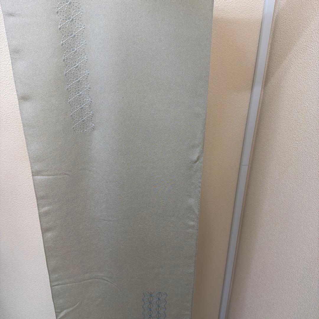 銀河銀座きしや 薄いグレー 反物と漆器