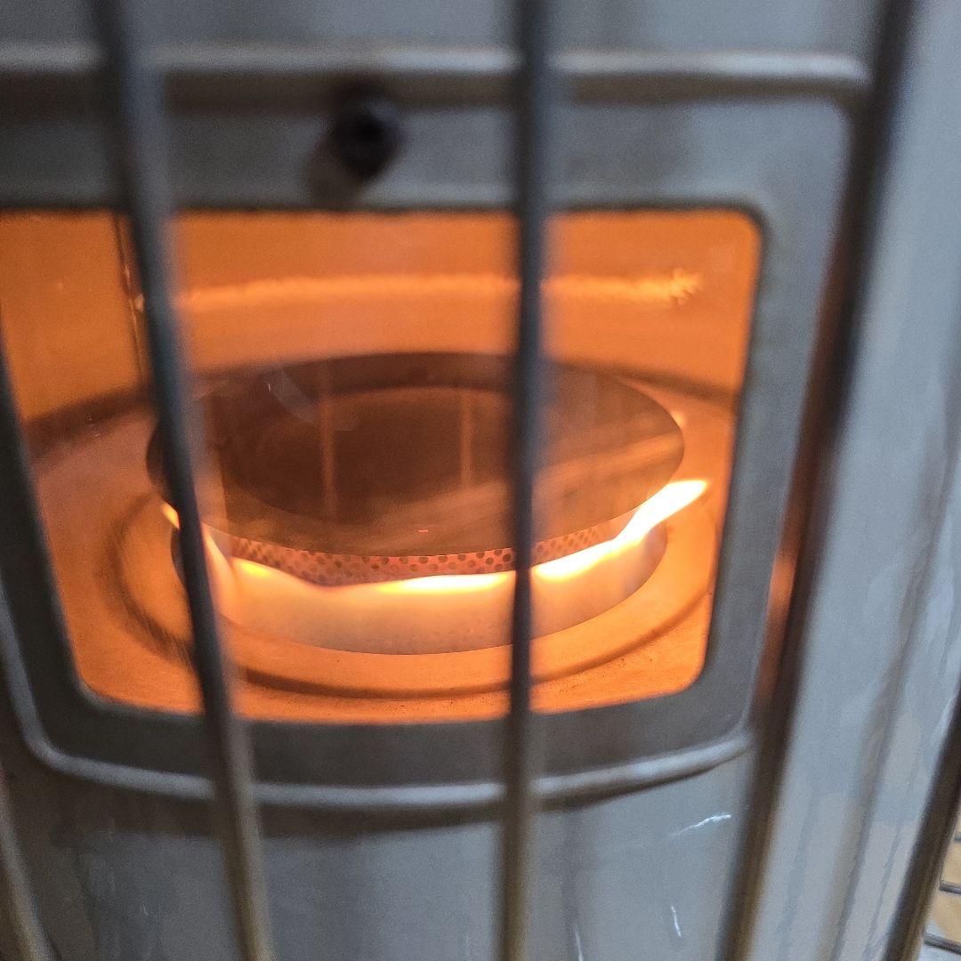 トヨトミ　KS-67G　自然通気形解放式石油ストーブ