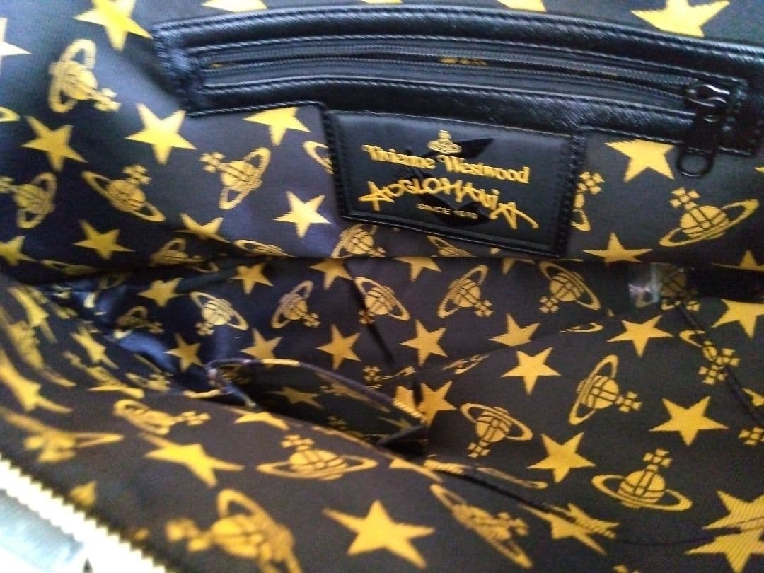 再値下げ！ヴィヴィアン・ウエストウッド　ブラックビジネスバッグ ゴールドロゴ付き
