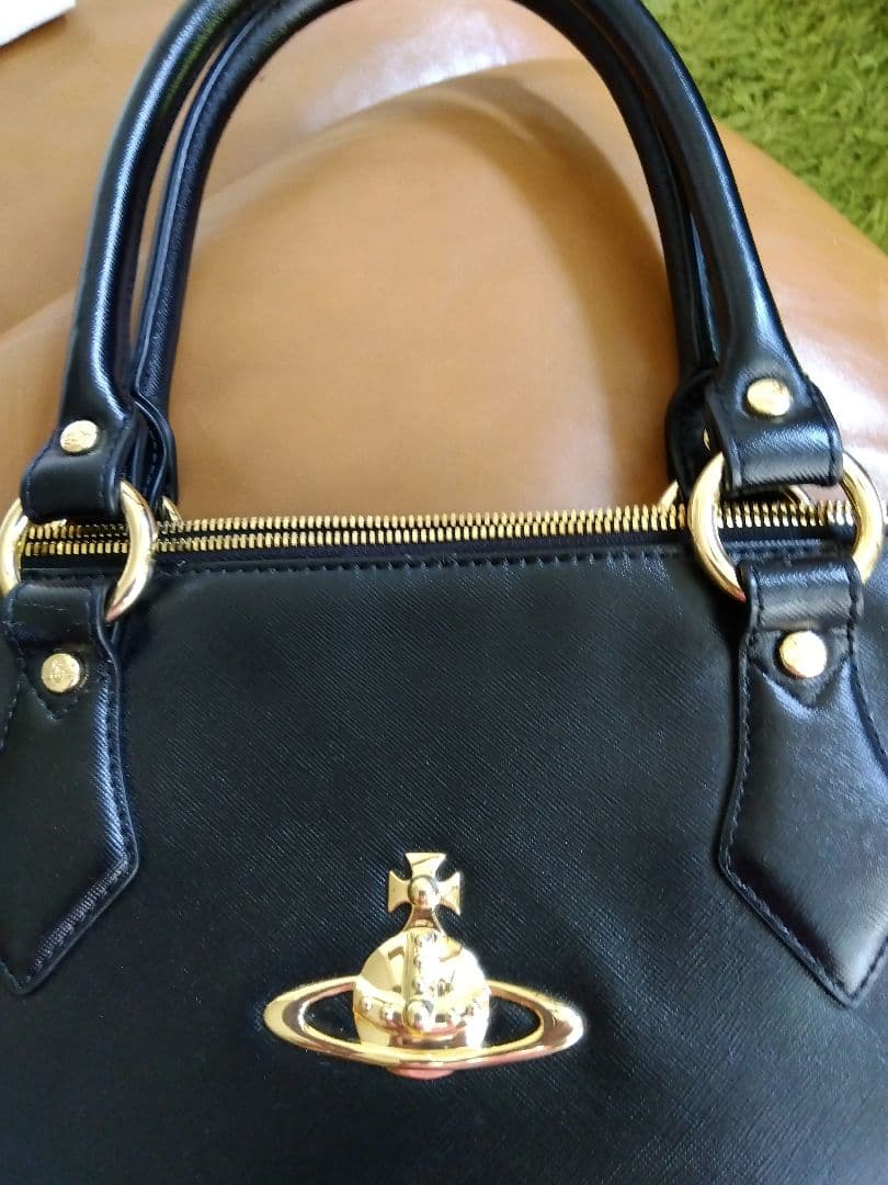 再値下げ！ヴィヴィアン・ウエストウッド　ブラックビジネスバッグ ゴールドロゴ付き
