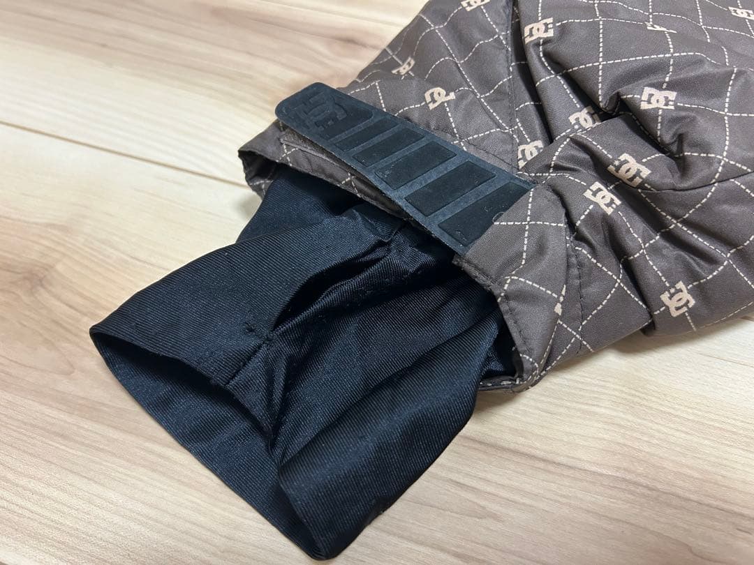 新品同様! DC SHOE スノーボードウェアー上下セット！