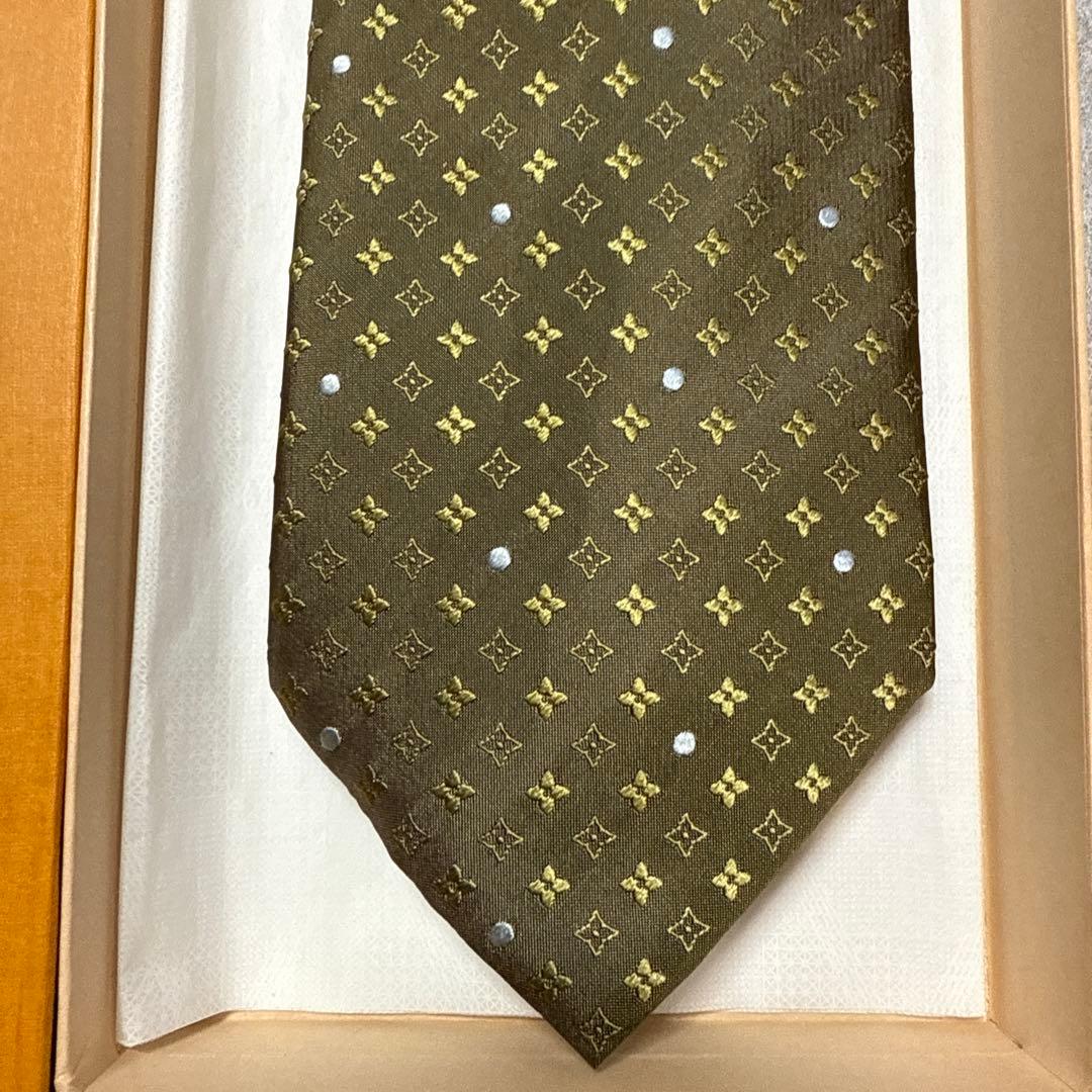 ルイヴィトン　ネクタイ　カーキ　モノグラム　シルクジャガード　結婚式