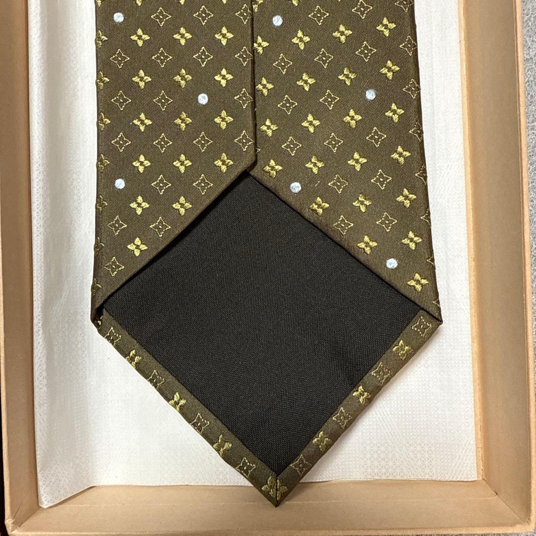 ルイヴィトン　ネクタイ　カーキ　モノグラム　シルクジャガード　結婚式