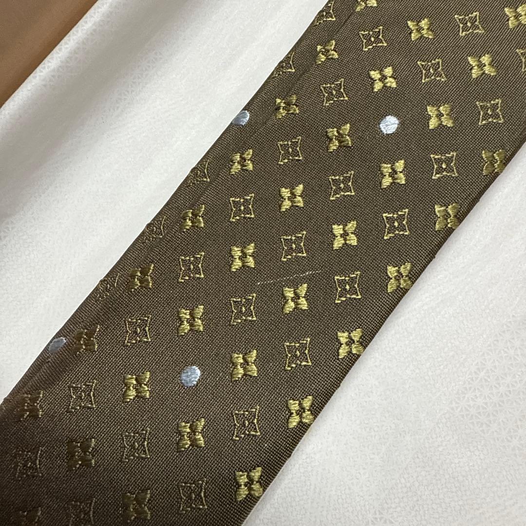 ルイヴィトン　ネクタイ　カーキ　モノグラム　シルクジャガード　結婚式
