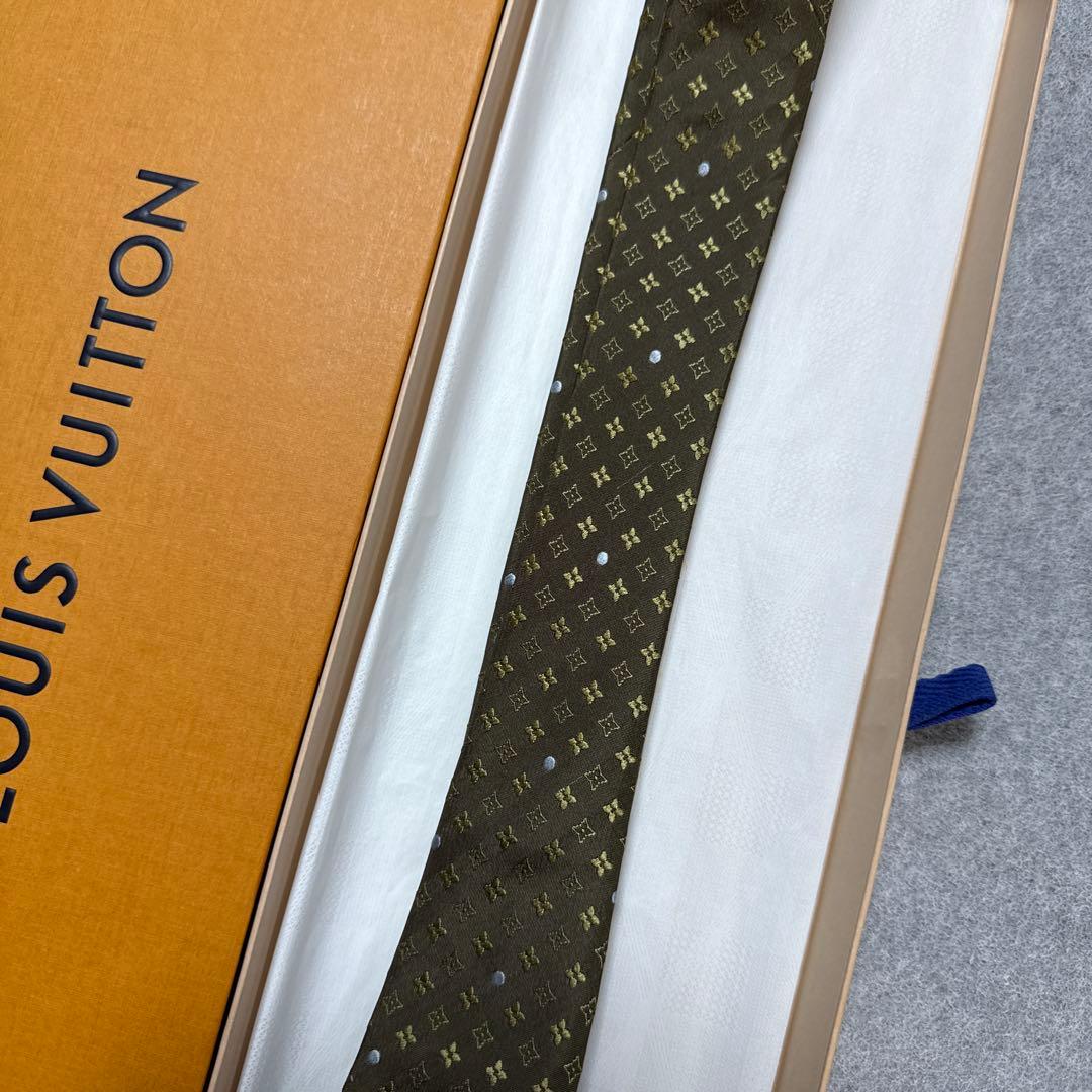 ルイヴィトン　ネクタイ　カーキ　モノグラム　シルクジャガード　結婚式