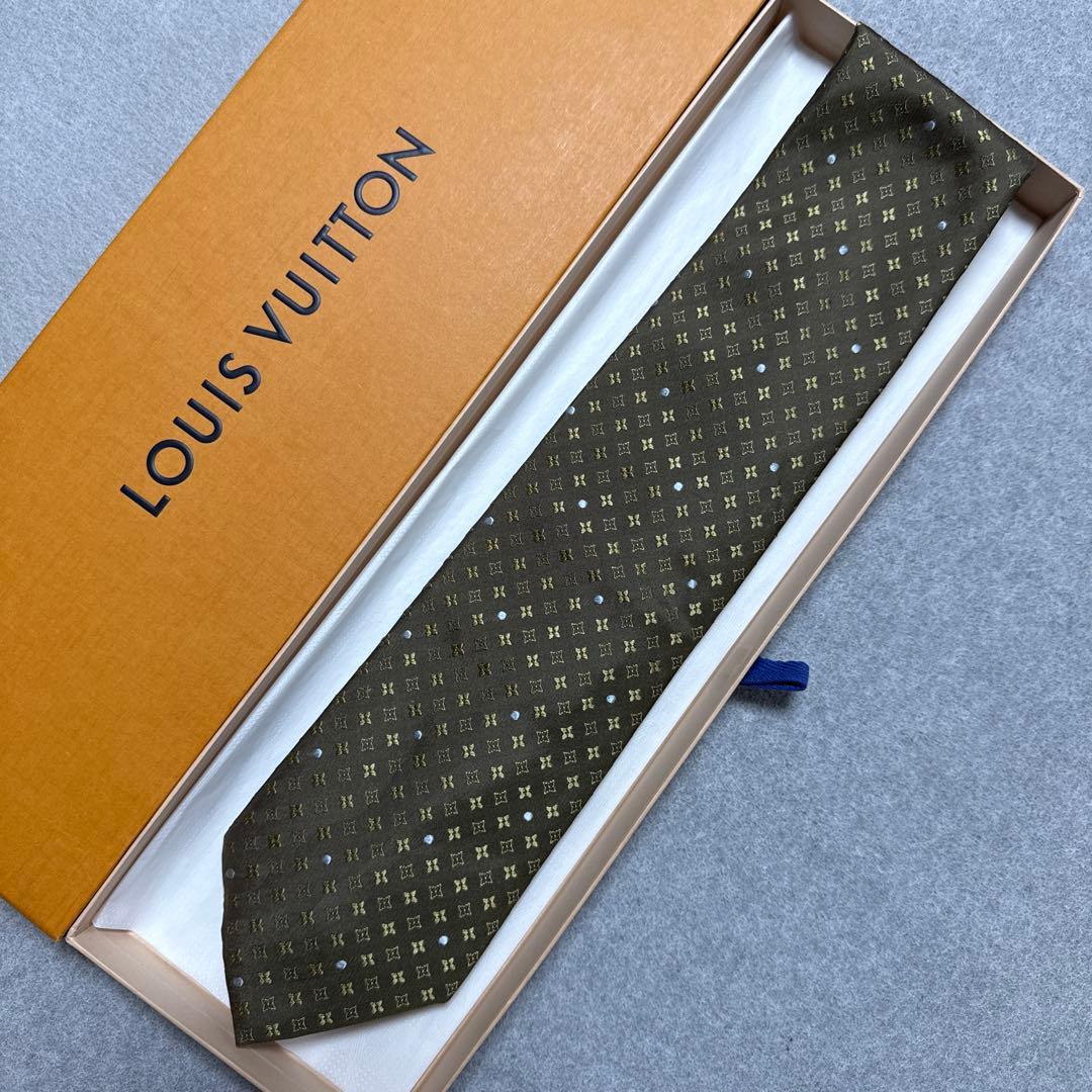 ルイヴィトン　ネクタイ　カーキ　モノグラム　シルクジャガード　結婚式