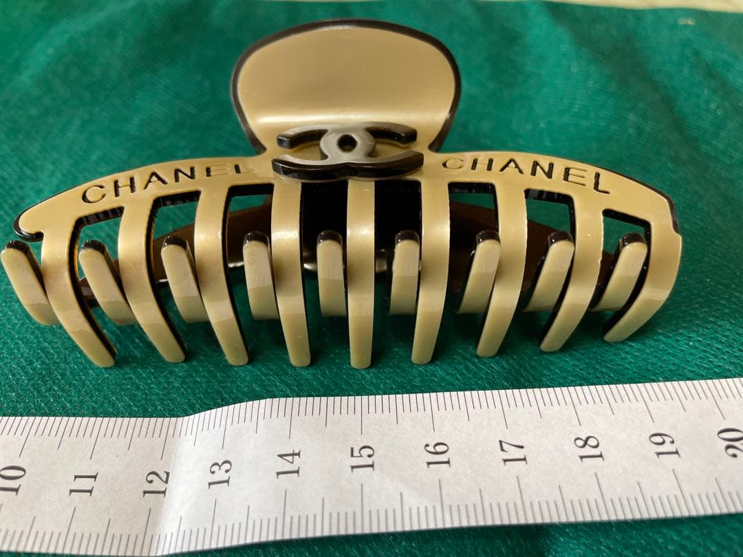 CHANEL ヘアクリップ　３本セット