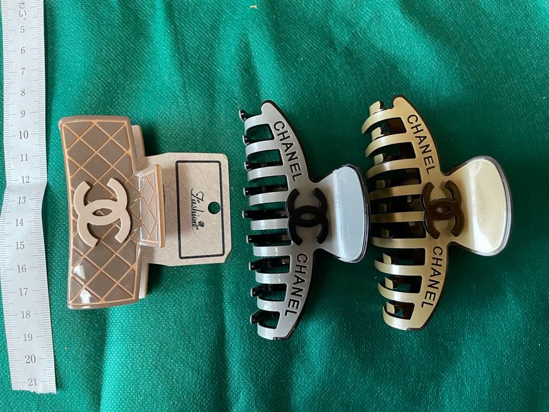 CHANEL ヘアクリップ　３本セット