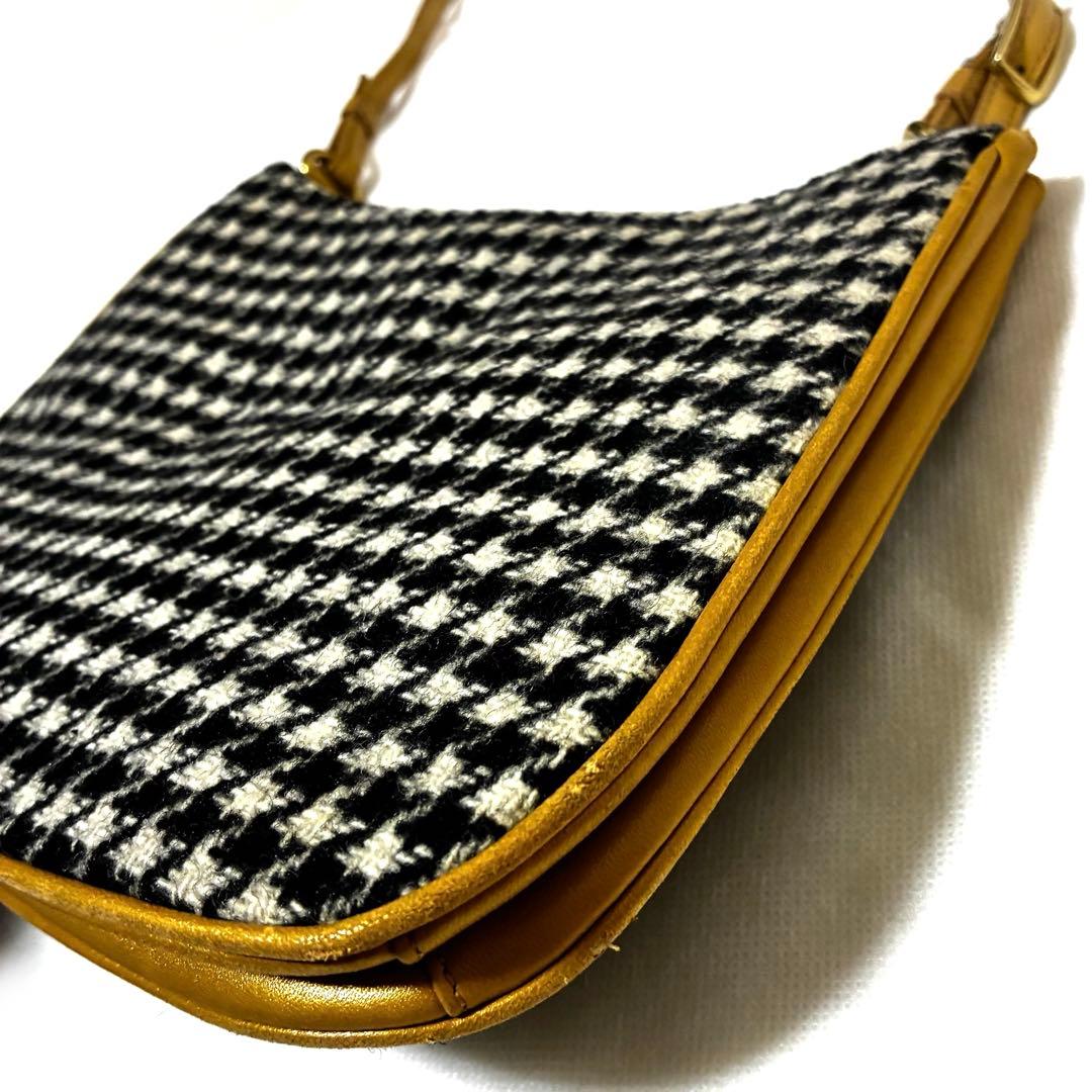 美品 COACH ワンショルダー バッグ アクセサリーポーチ チェック 千鳥格子