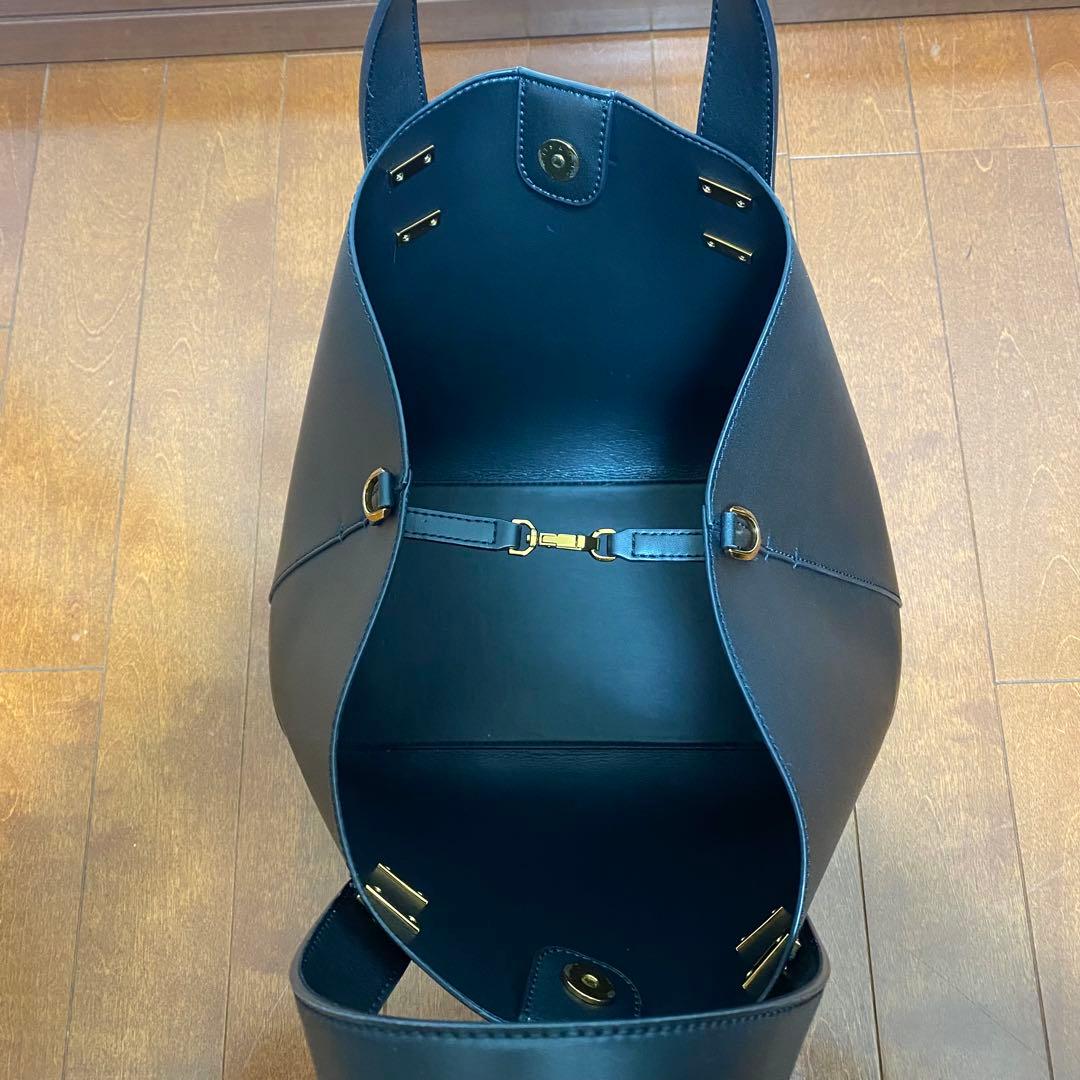 CHARLES & KEITH ブラック トートバッグ　極美品