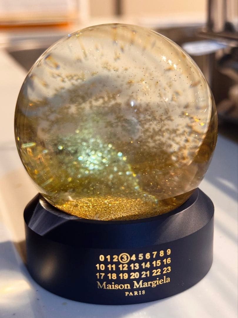 メゾンマルジェラ スノードーム グリッター グローブ ホリデー 限定 ノベルティ