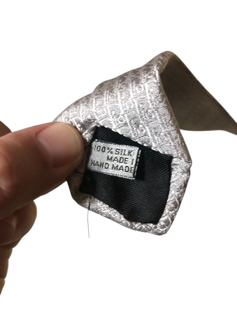 新品未使用　Dior ホワイト ストライプ ネクタイ　シルバー　シルク100%