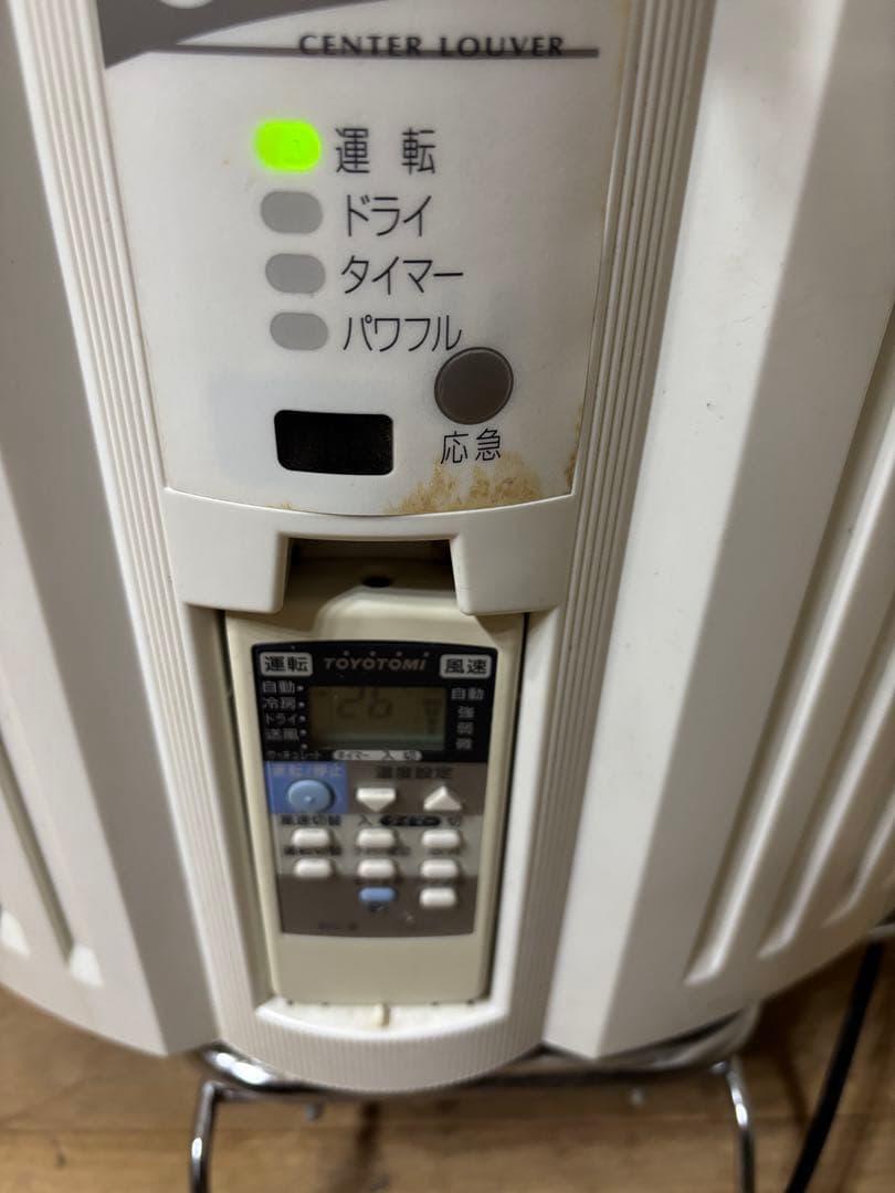 トヨトミ窓型エアコン冷房・除湿，取り付け枠付