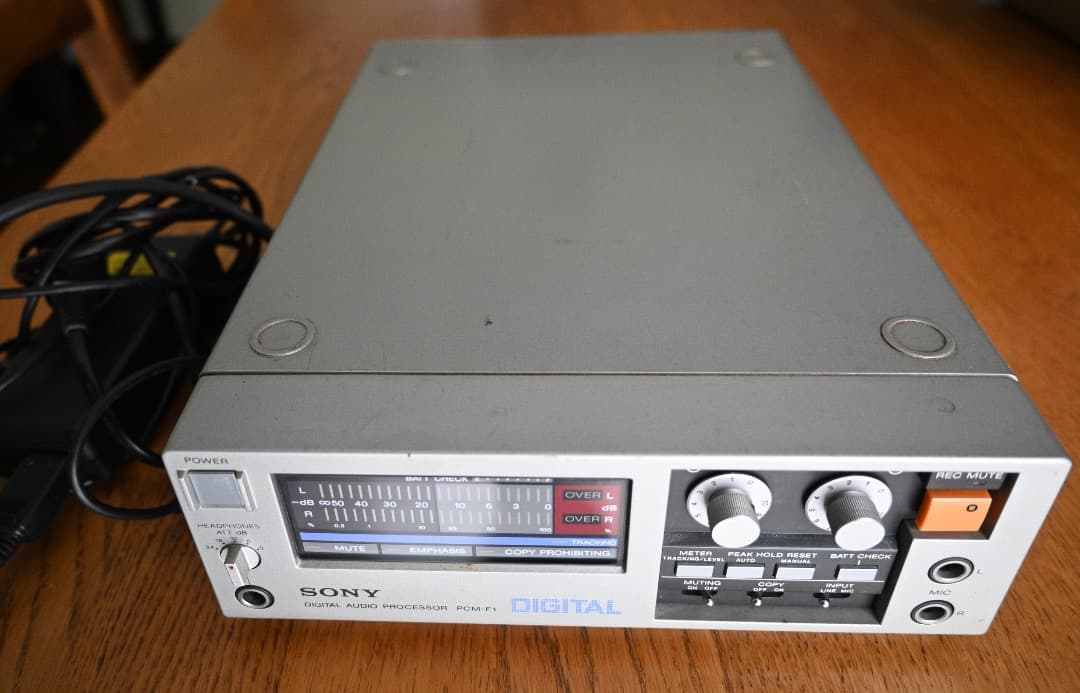 【完動品】SONY PCM-F1 デジタルオーディオプロセッサー｜汚れキズあり