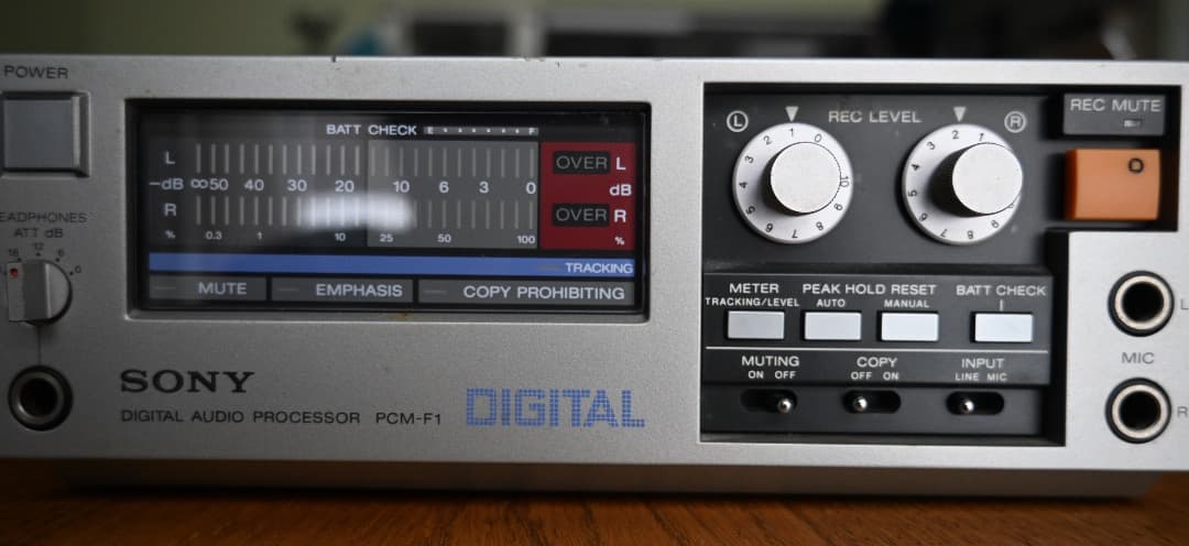 【完動品】SONY PCM-F1 デジタルオーディオプロセッサー｜汚れキズあり