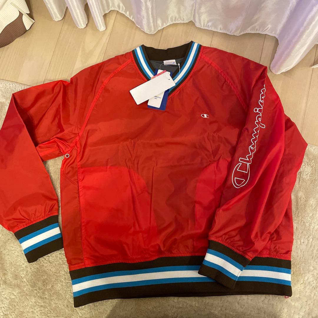 チャンピオン　Vネックプルオーバー　ナイロン