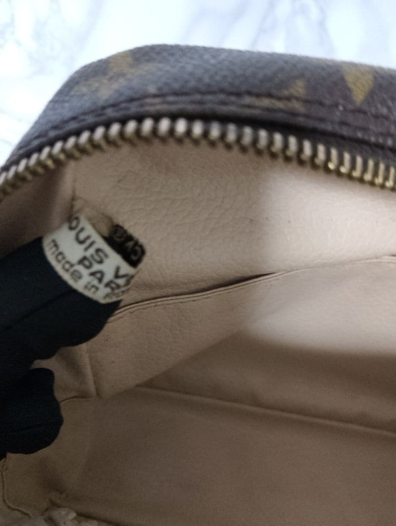 LOUIS VUITTONクラッチバッグ　トゥルーストワレット23