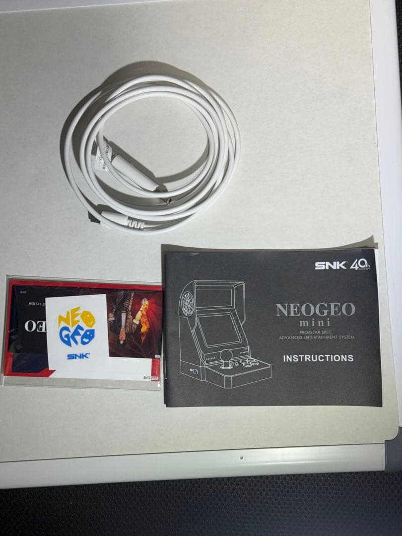 NEOGEO mini ゲーム機＋専用コントローラー2点(ホワイト・ブラック)