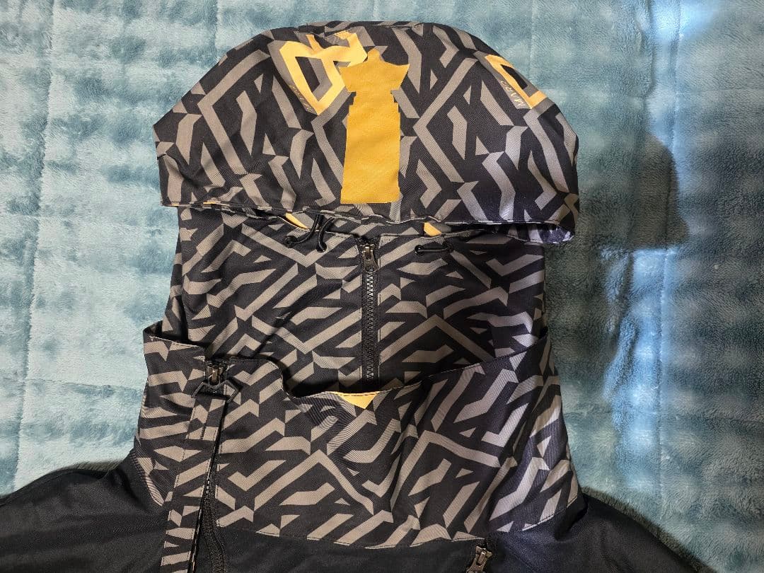 マークリーン　スノーボードウェア 黒/ゴールド 　上下セット　Sサイズ