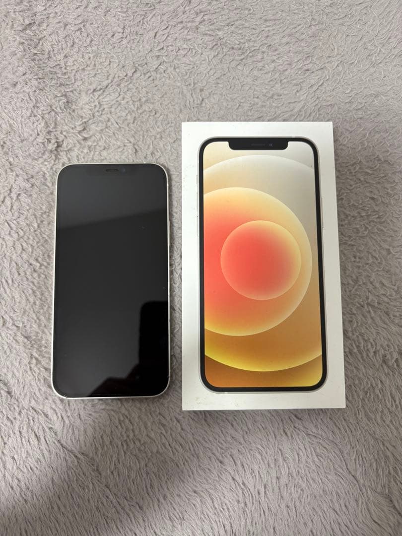 iPhone12本体　ホワイト　64GB