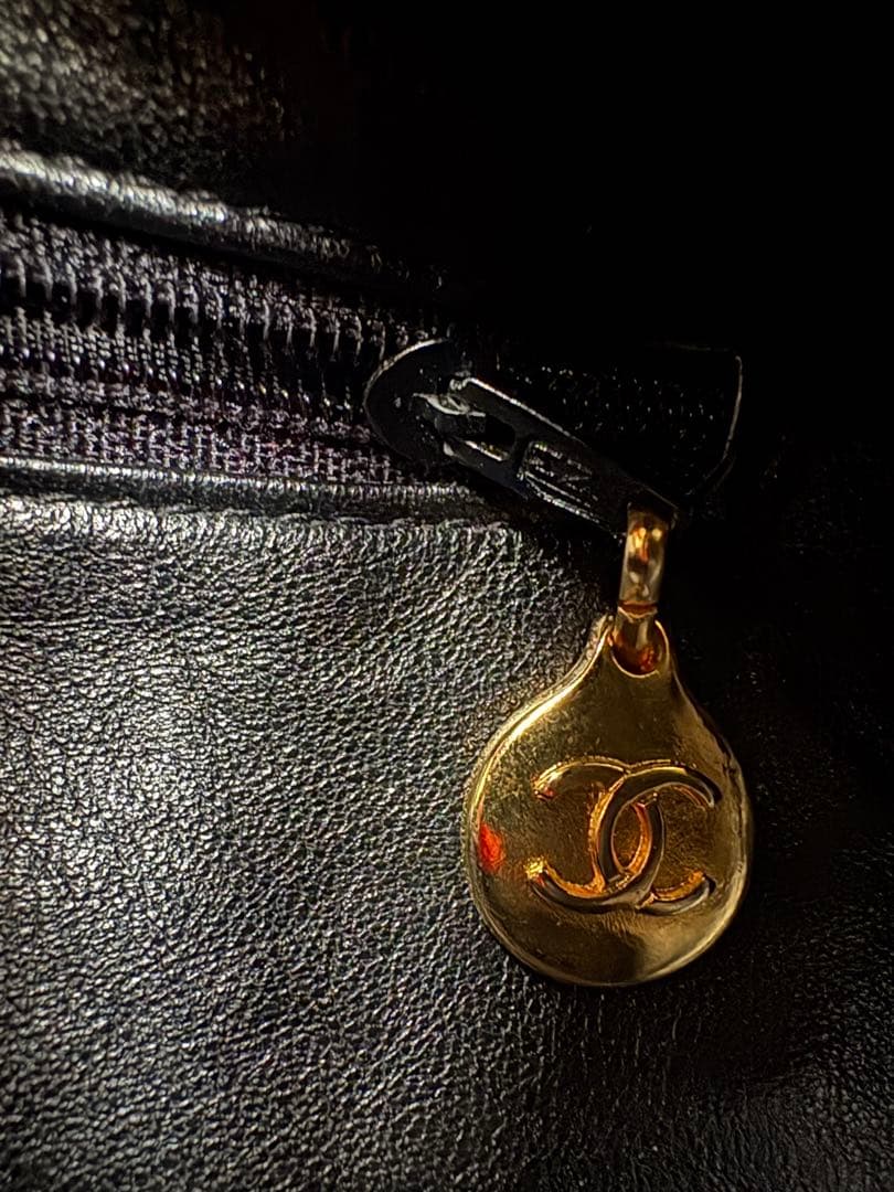 ヴィンテージCHANEL ブラック レザー ショルダーバッグ