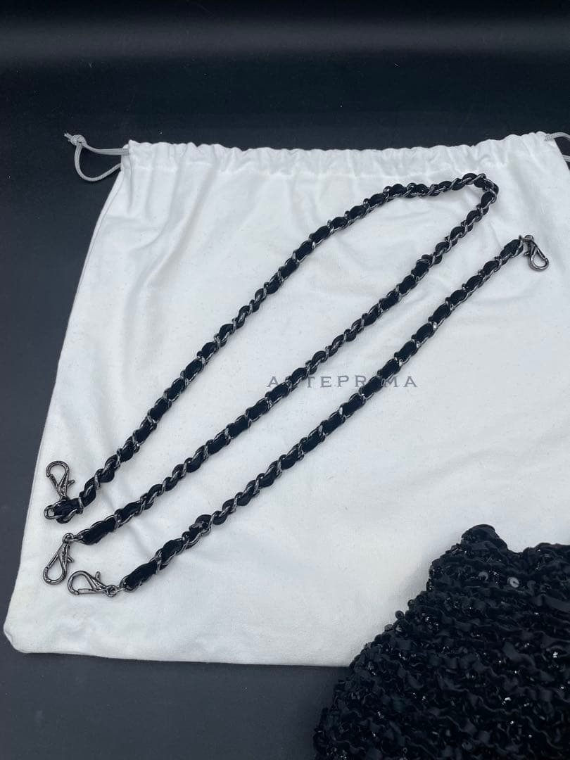 アンテプリマ　チェーンショルダーバッグ