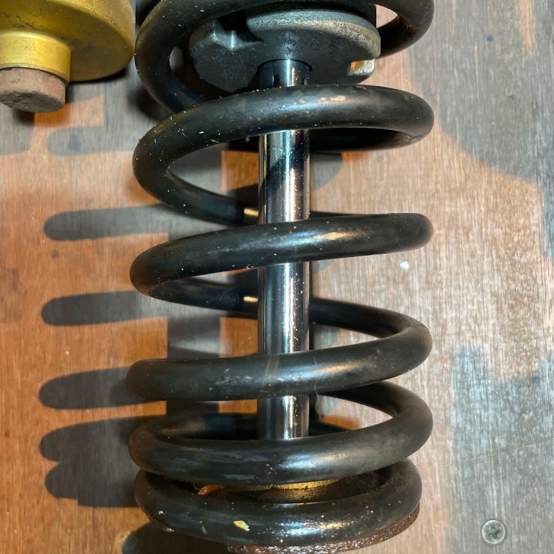 オーリンズリアサスXJR1200純正