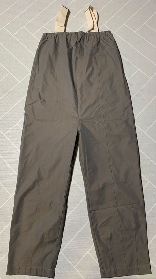 umas様　カベサロッソ　カーブシルエットタフタサロペット　グレー　38