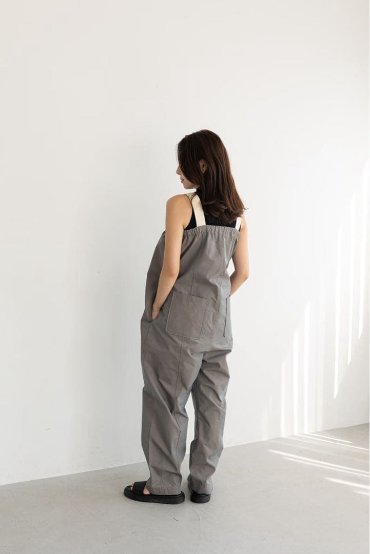 umas様　カベサロッソ　カーブシルエットタフタサロペット　グレー　38