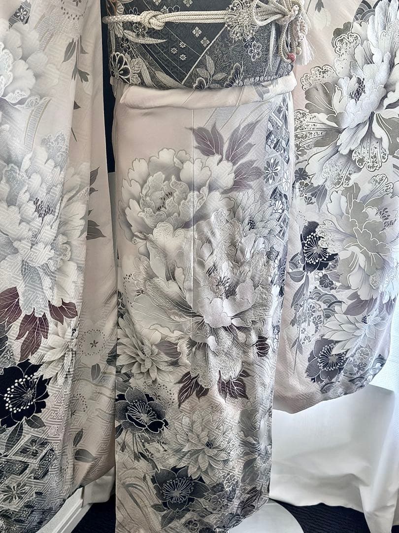 高級振袖 淡いピンクとグレーの花柄　フルセット