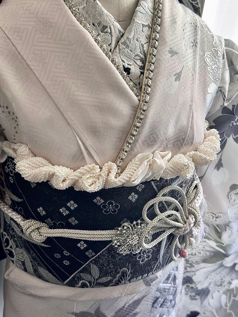 高級振袖 淡いピンクとグレーの花柄　フルセット