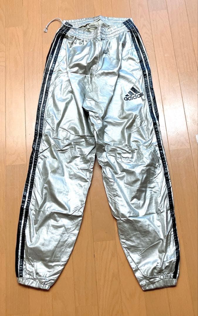 adidas シルバー ピステ・ウィンドブレーカー上下セット